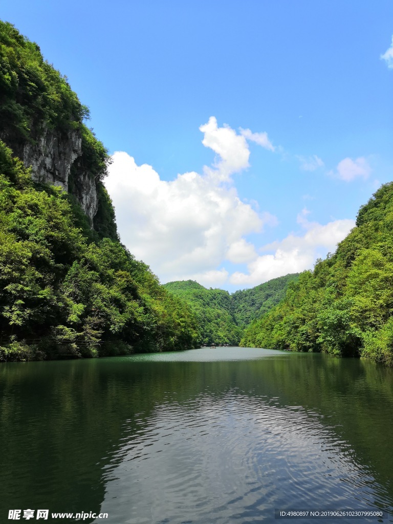 碧水蓝天