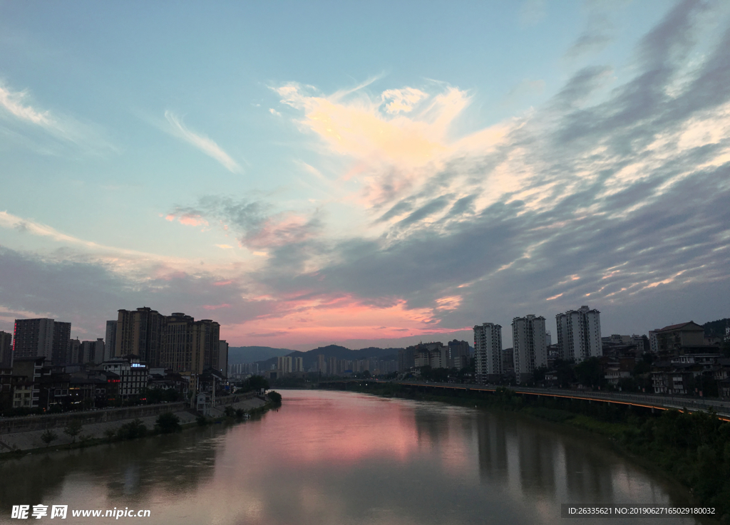 澧水河边 夕阳 夜景 蓝天