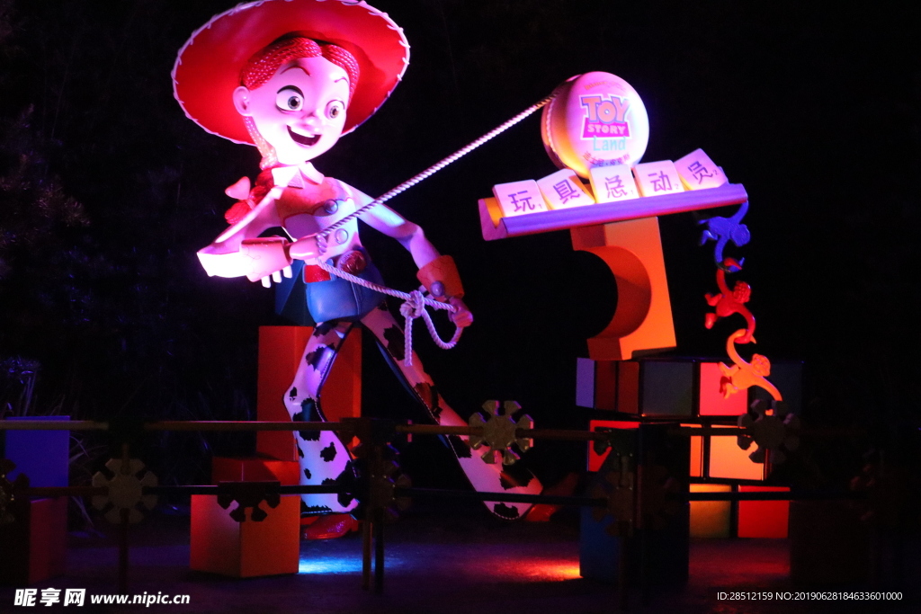 上海迪士尼玩具总动员人偶雕塑雕
