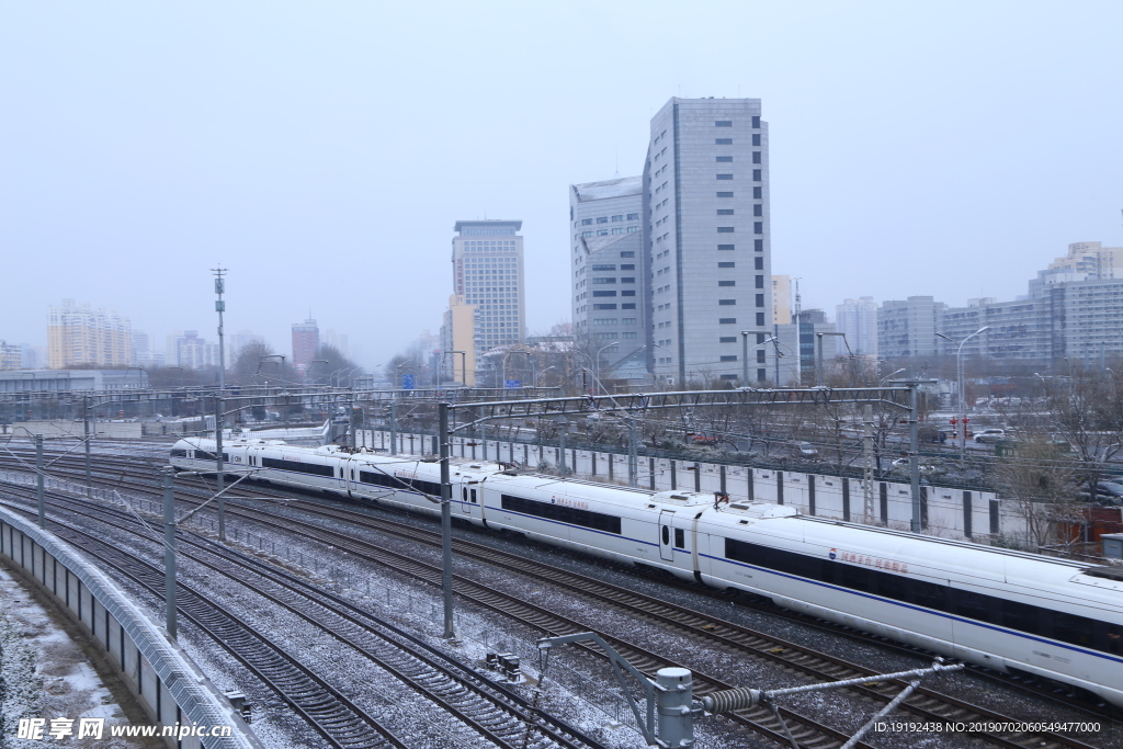 轨道雪景