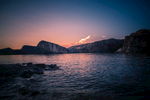 湖光山色夜景