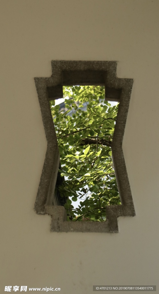 园林里的窗户窗棂窗