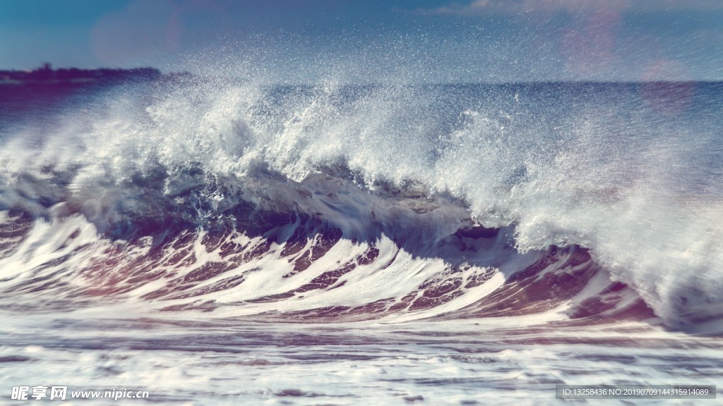 海浪沙滩