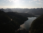 航拍恩施宣恩龙洞水库黄昏全景