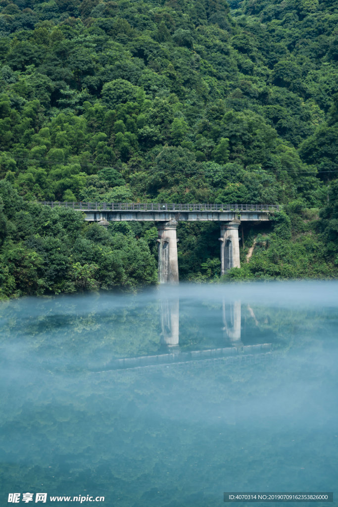 小东江湖光山色建筑高架桥