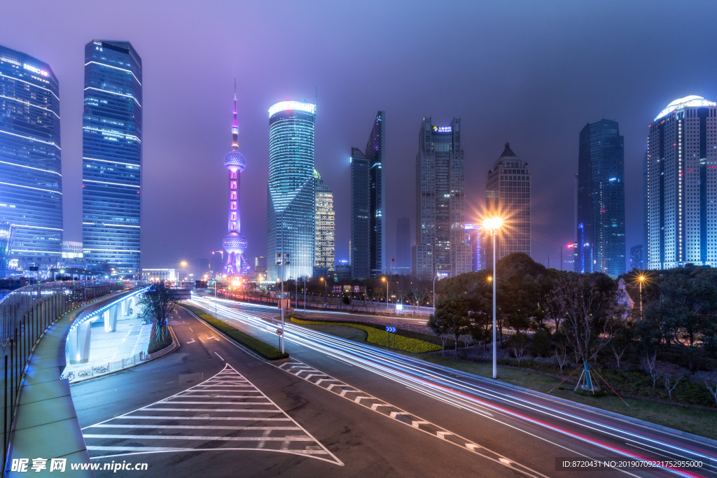 上海陆家嘴商业区夜景