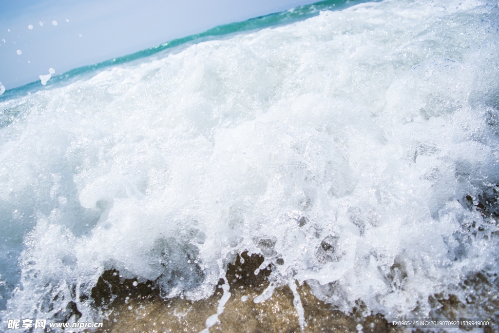 海浪泡沫