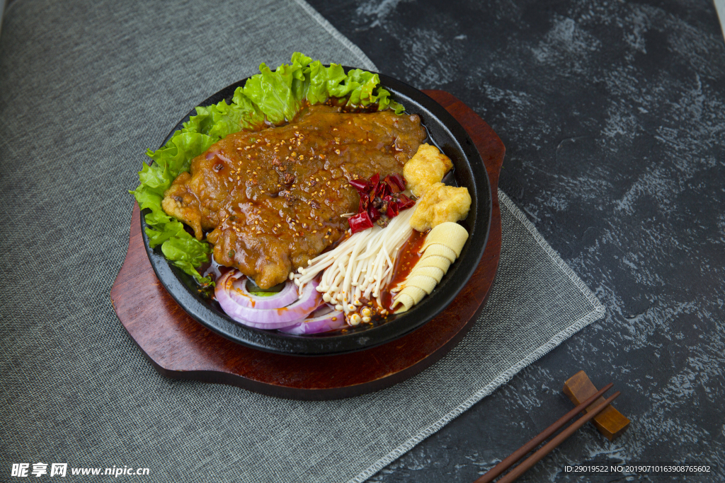 酱香铁板烤鱼饭
