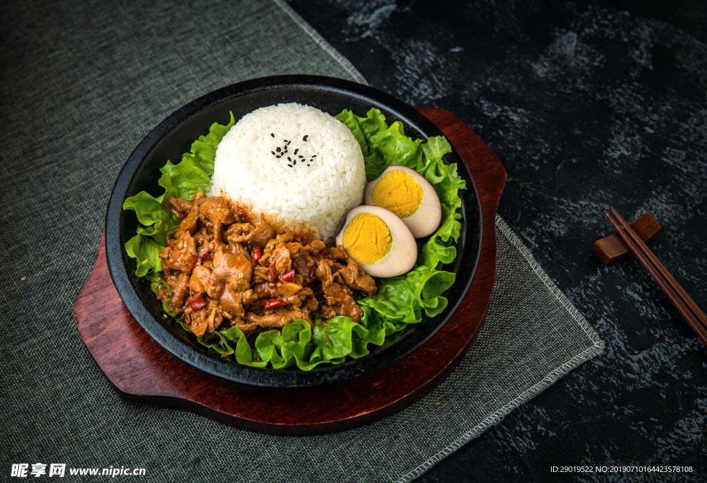 香辣烤肉铁板饭