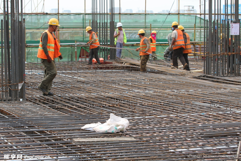 建筑 工人 施工 建设 钢筋