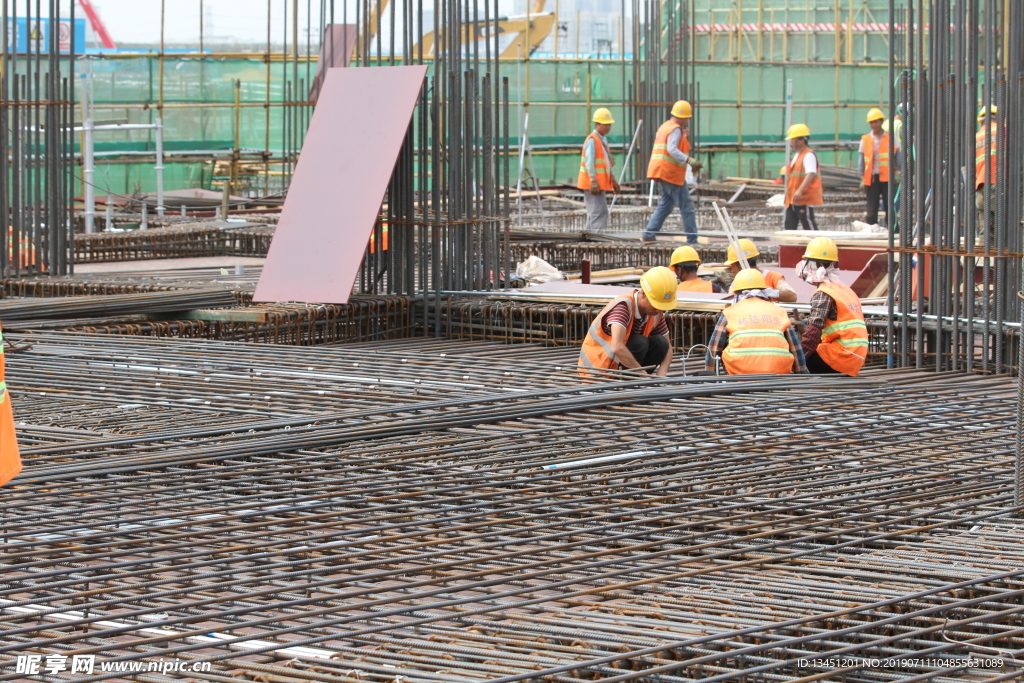 建筑 工人 施工 建设 钢筋