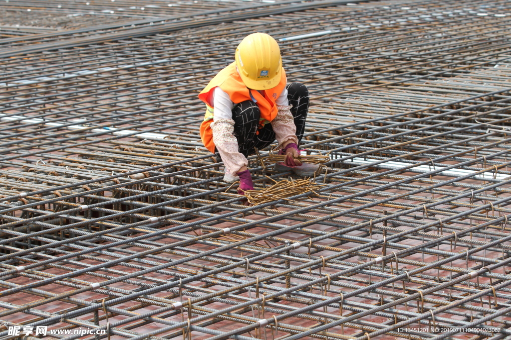 建筑 工人 施工 建设 钢筋