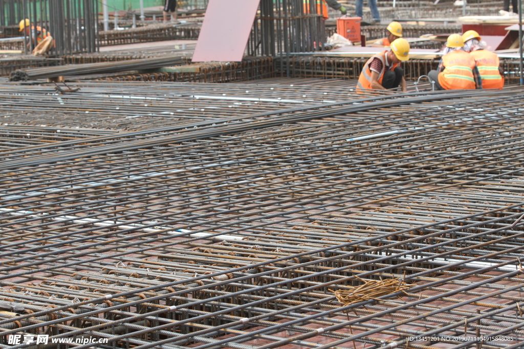 建筑 工人 施工 建设 钢筋