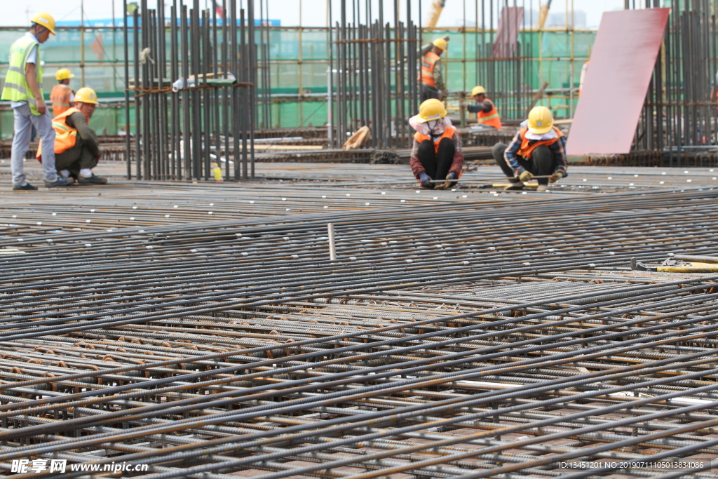 建筑 工人 施工 建设 钢筋