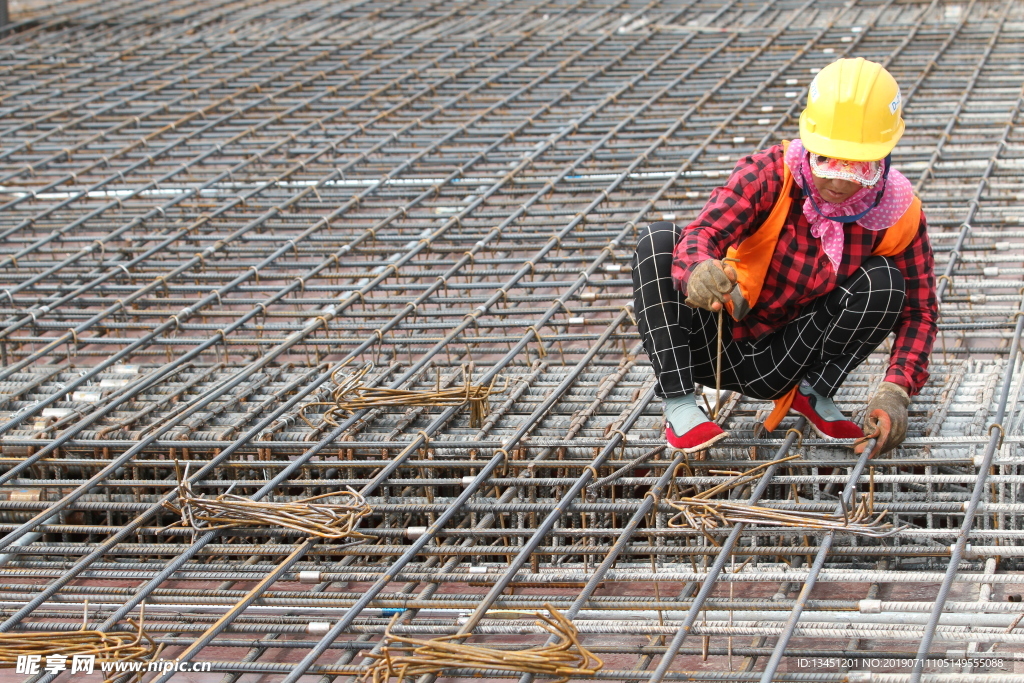 建筑 工人 施工 建设 钢筋