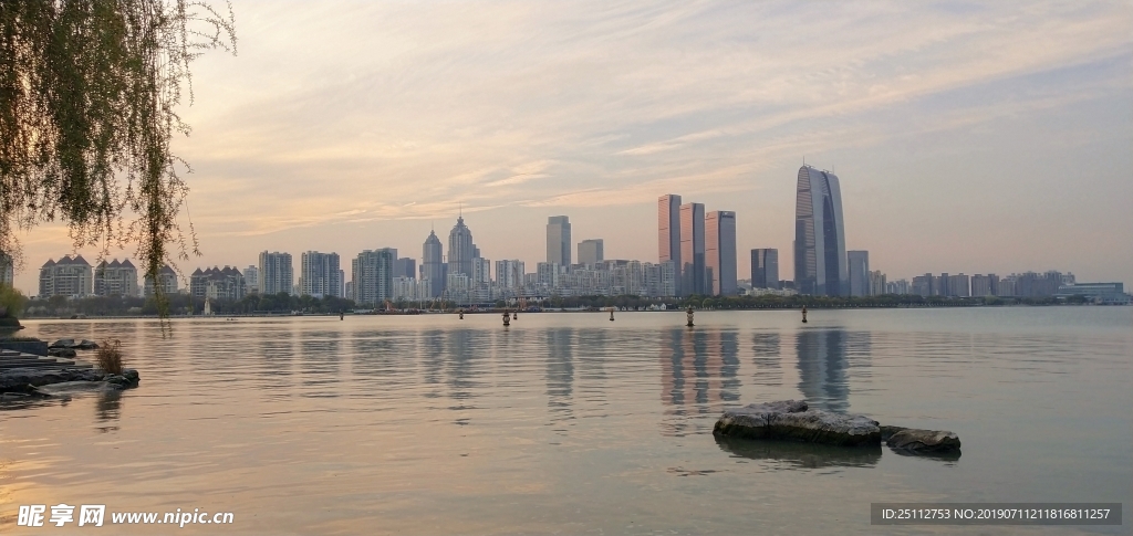 金鸡湖