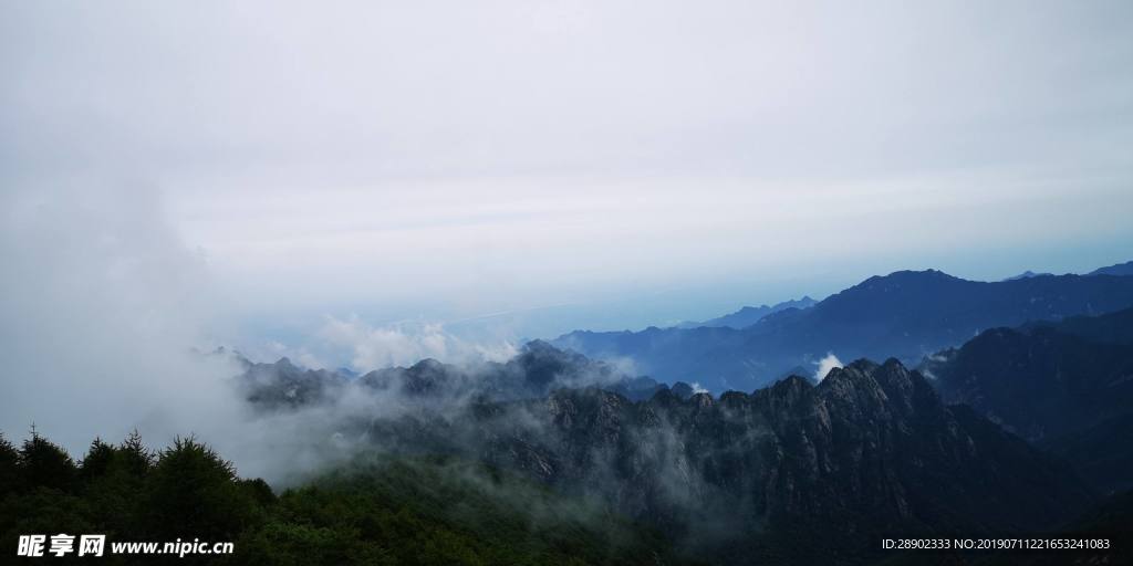 天空山水风景