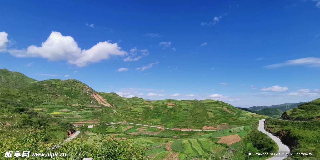 天空山水风景