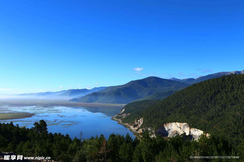 天空山水风景