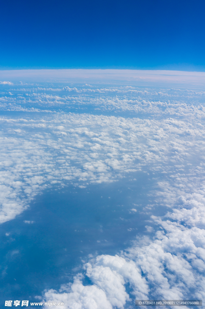 万米高空中的云海