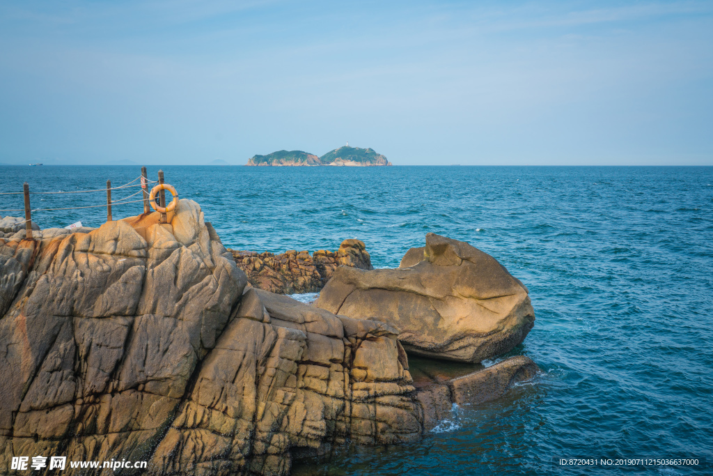 连江平流尾海岸礁石浪花