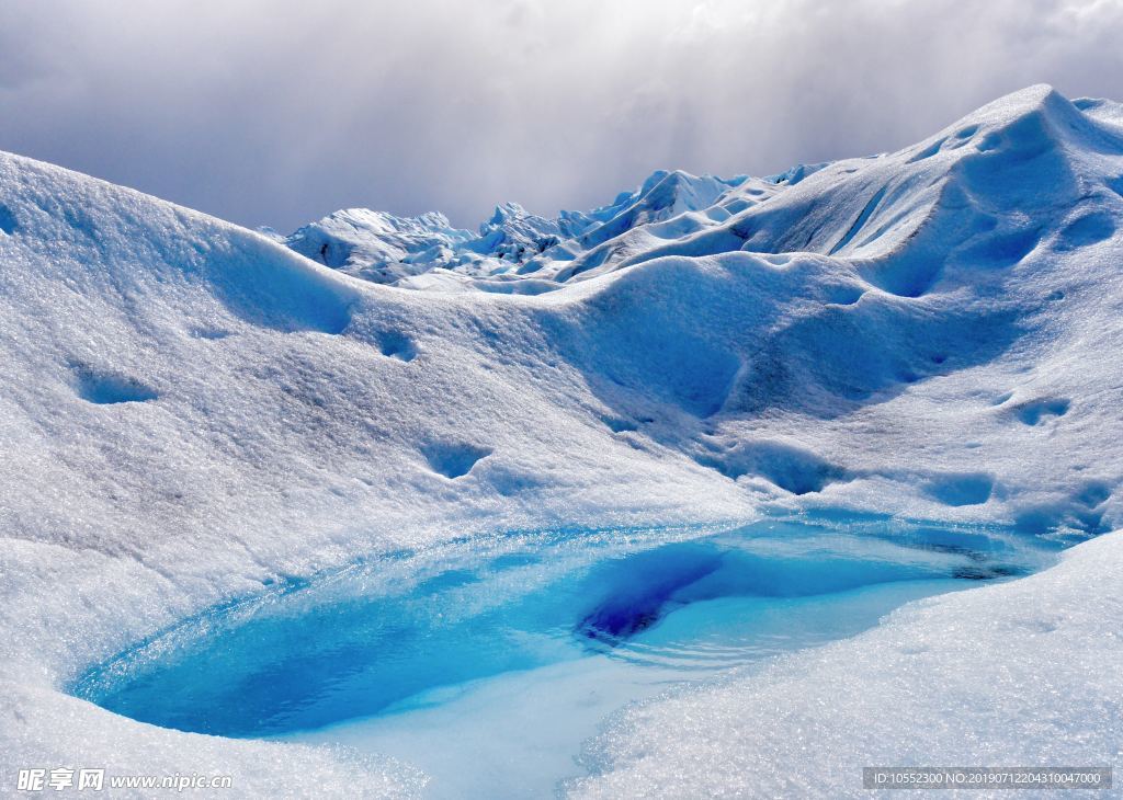 壮美冰川自然景观