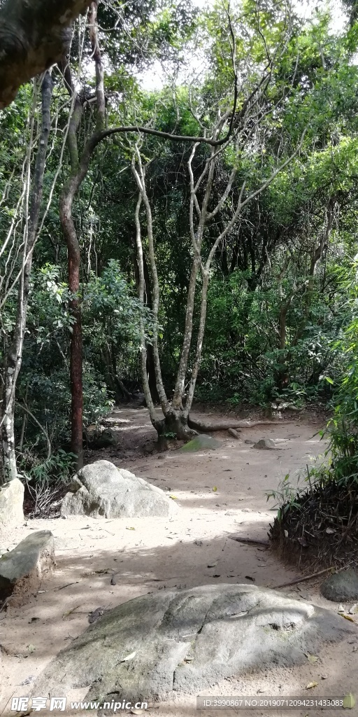 马峦山