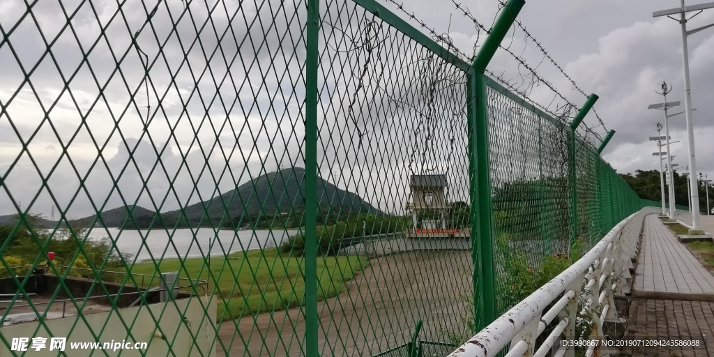 马峦山