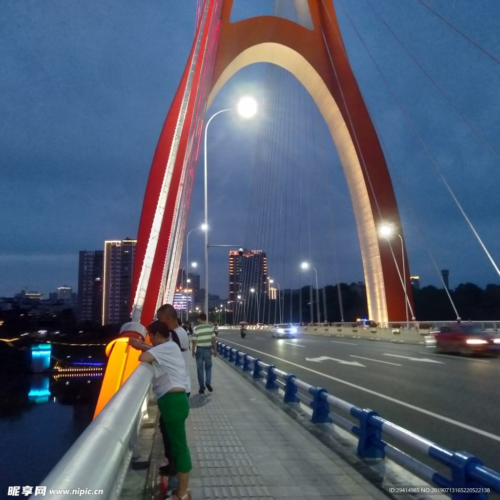 涪江大桥夜景