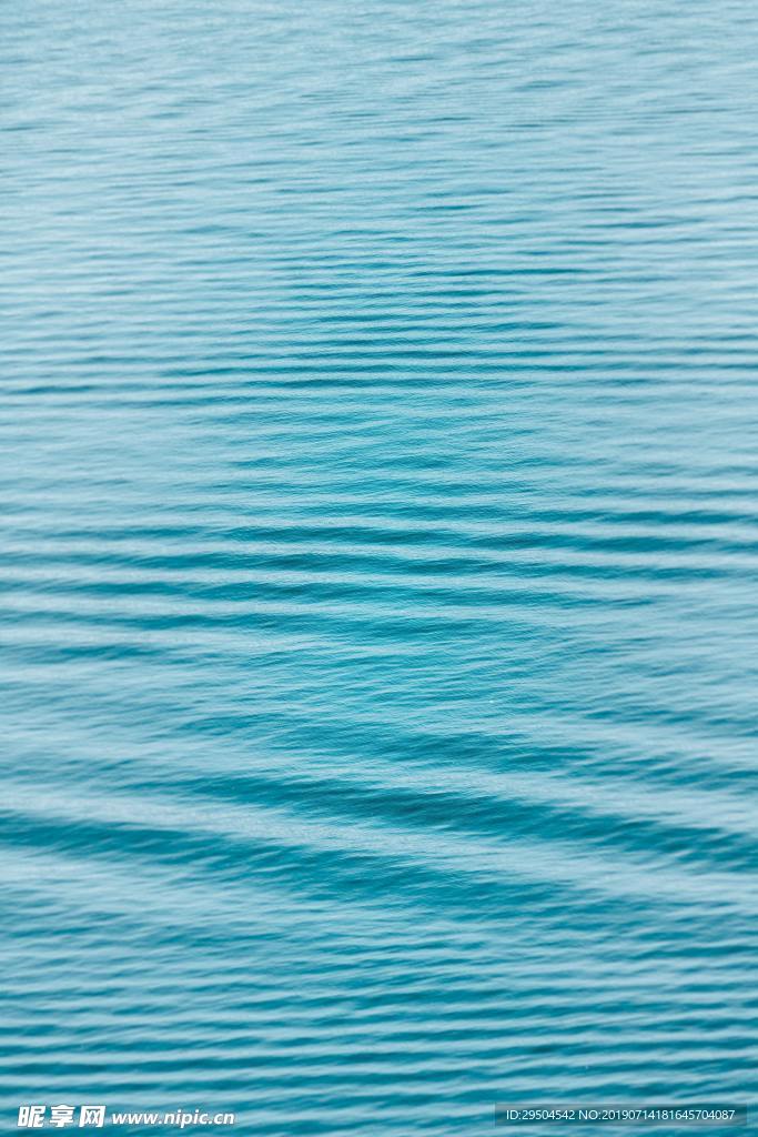 湖水