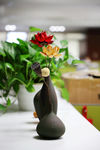 办公室一隅   瓶花 装饰品