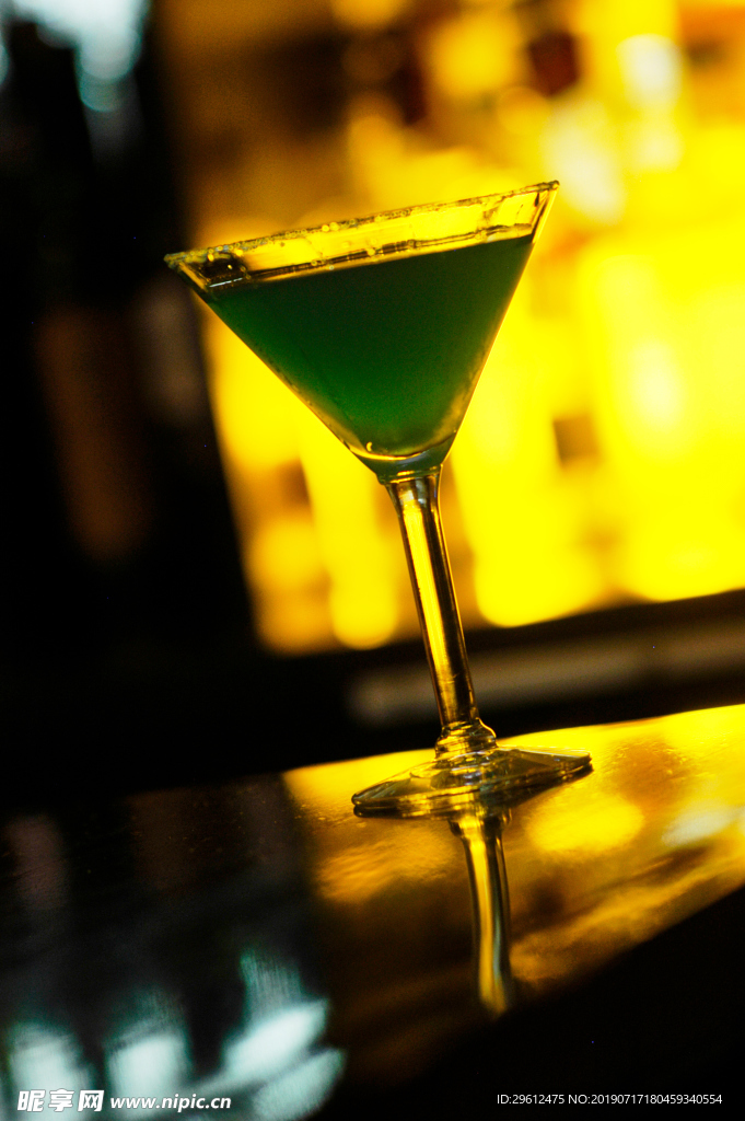 高脚杯