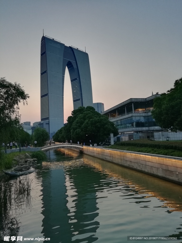 苏州东方之门远景