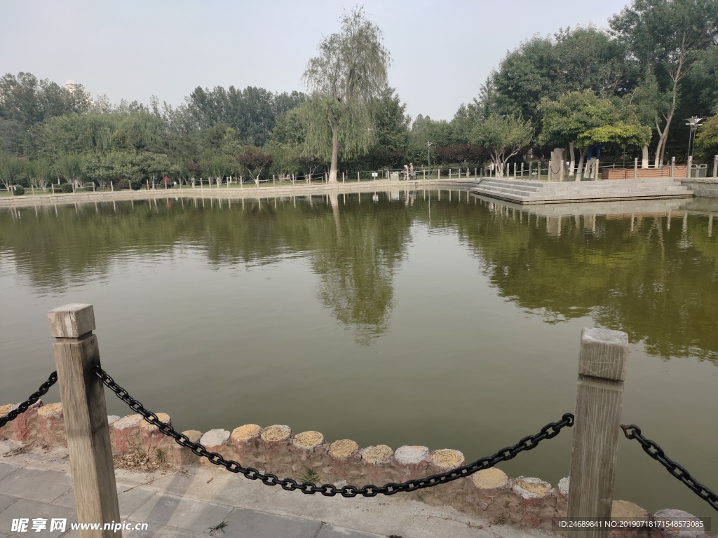 公园湖
