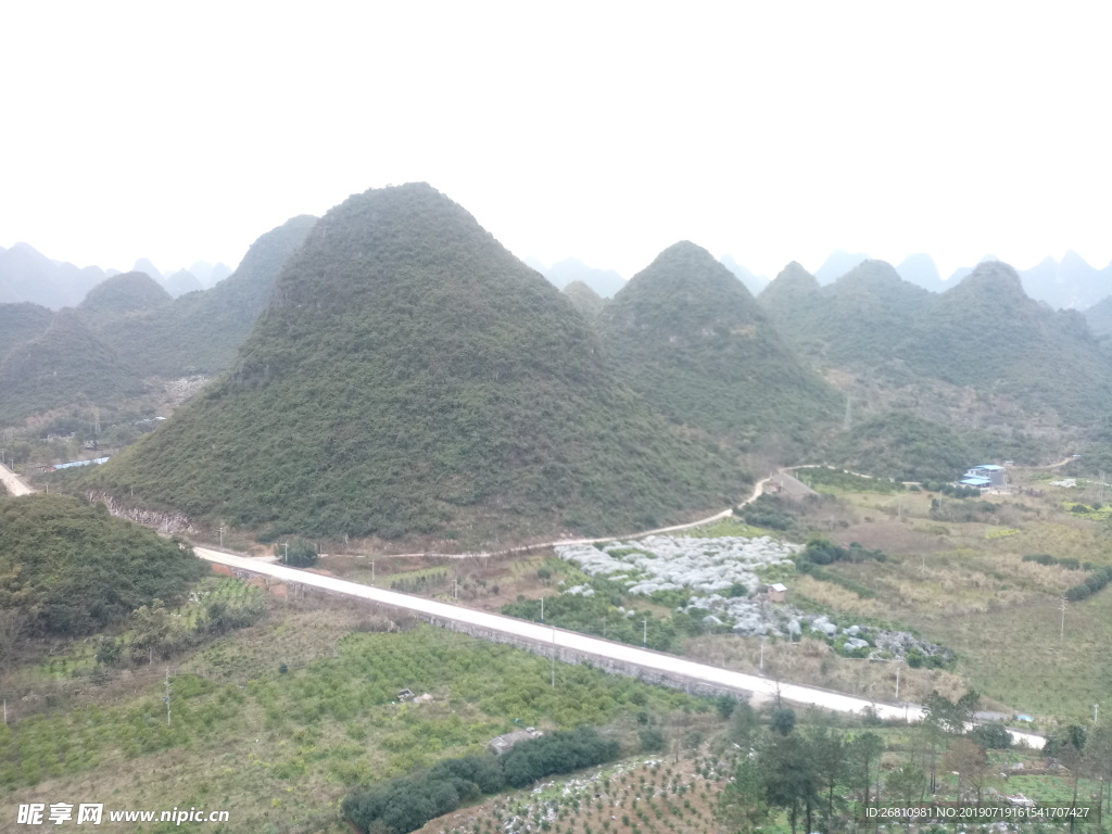 群山