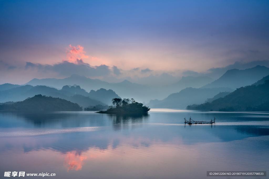 湖泊风景图片