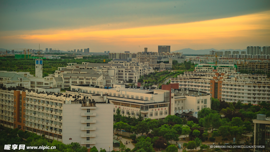落日下的临沂大学