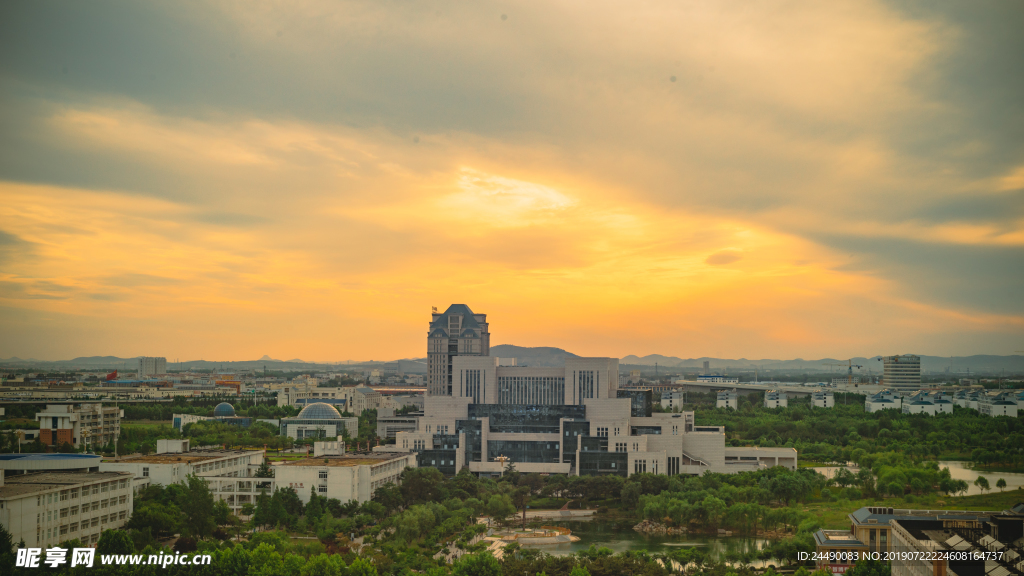 落日下的临沂大学