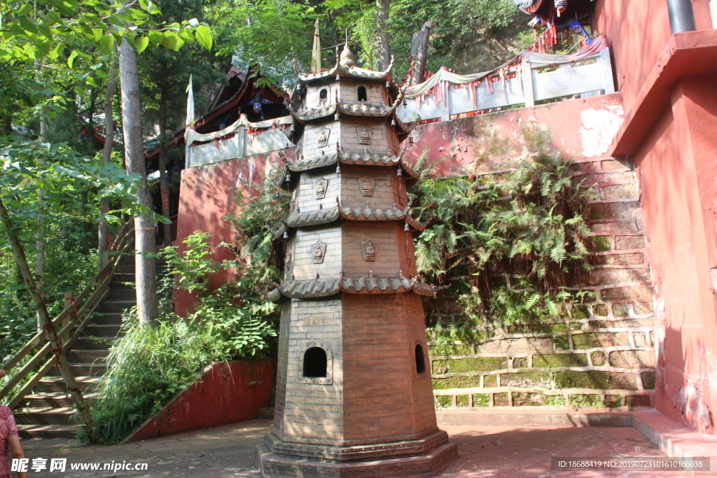 龙凤霞寺庙