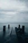阴暗的海边