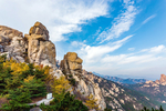 高清岩石山峰背景
