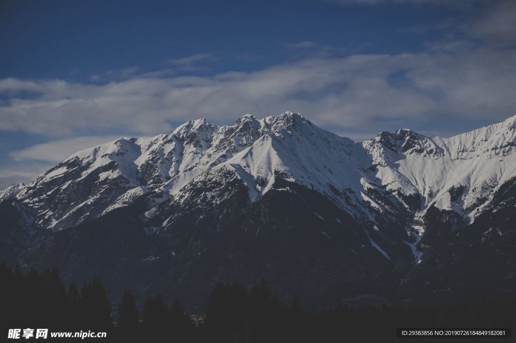 雪山山顶