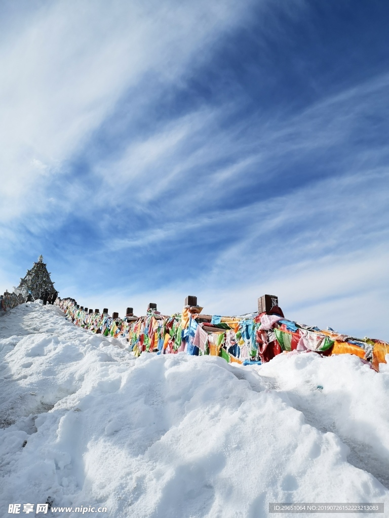 藏族雪山风景图