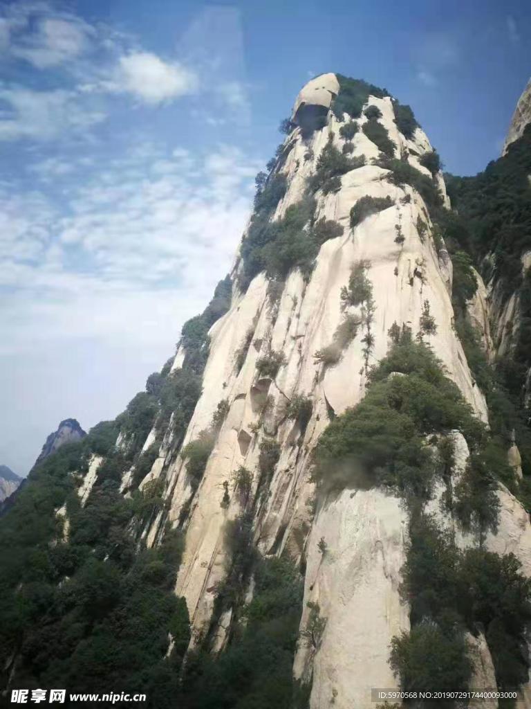 白云