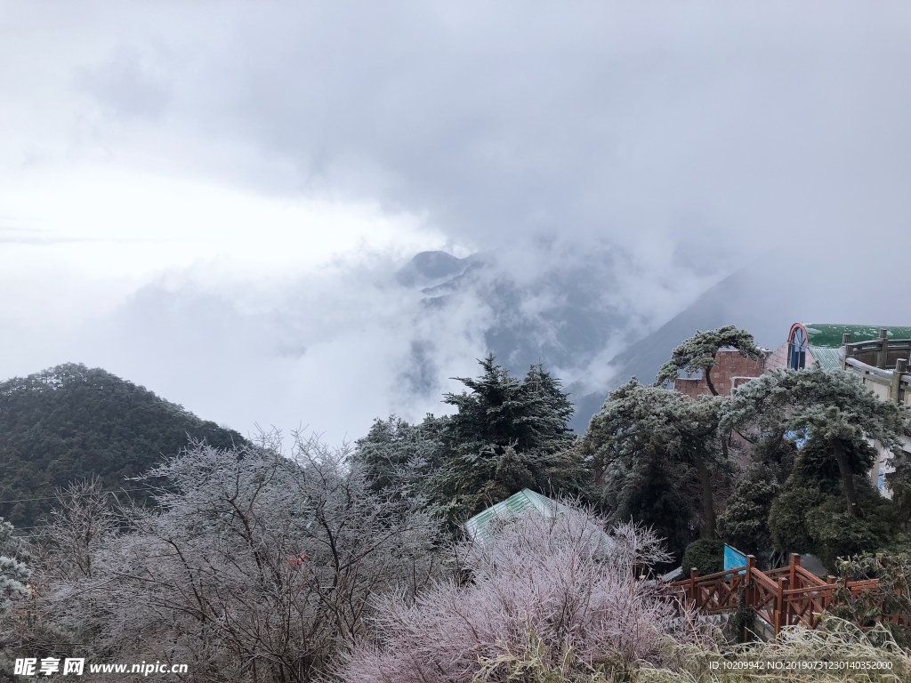 冬季庐山雪山风景