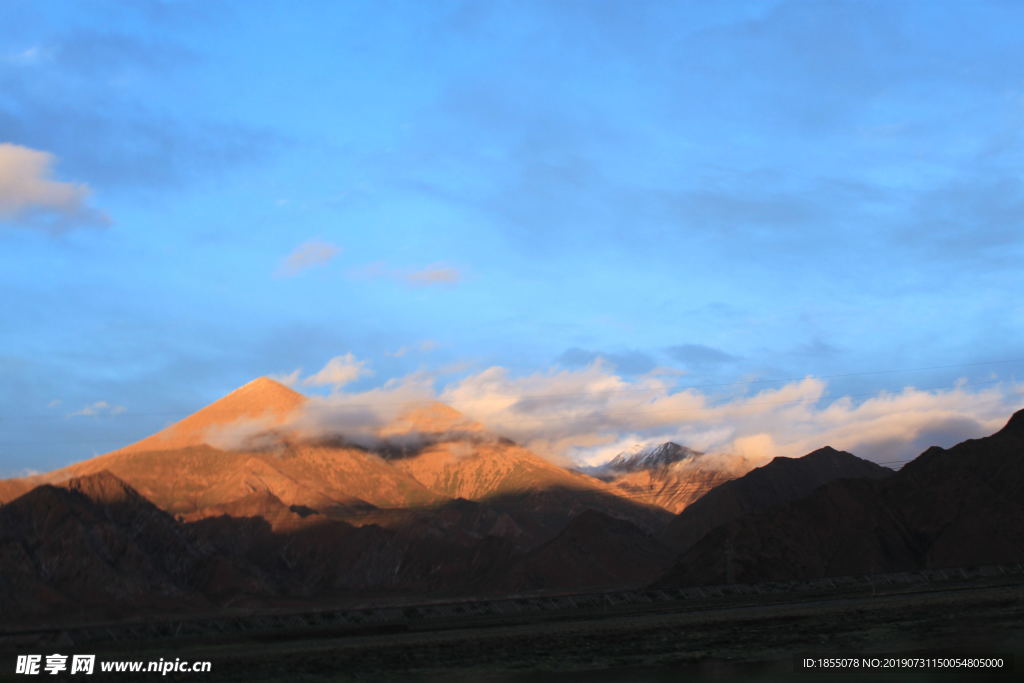 昆仑山 蓝天 黄昏 云彩 夕阳