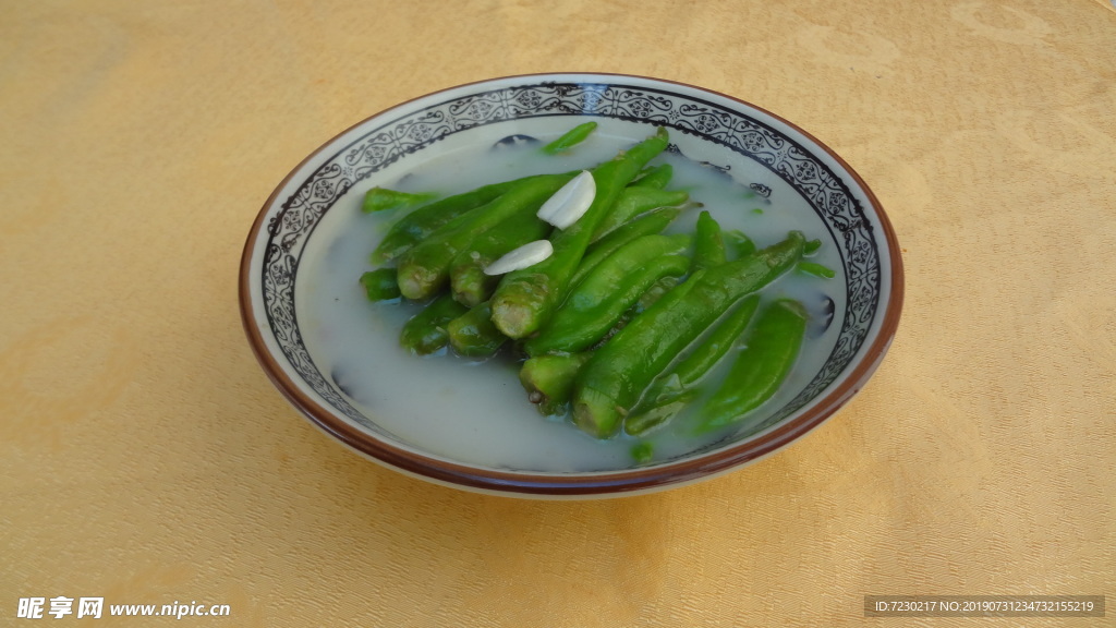 花肉炖秋葵