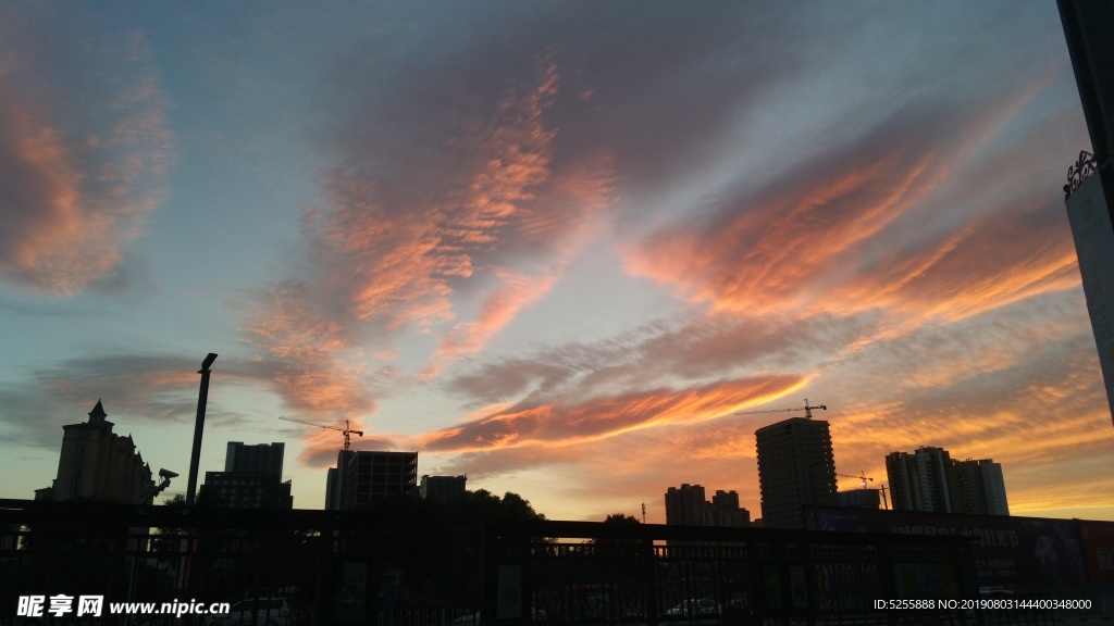 夕阳 黄昏 日落日落城市 云