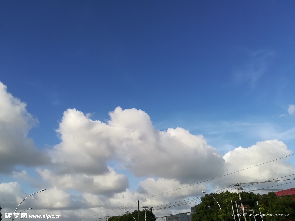 蓝天白云