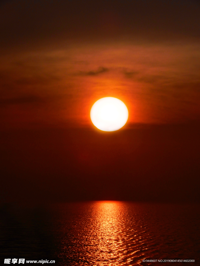 大海日出